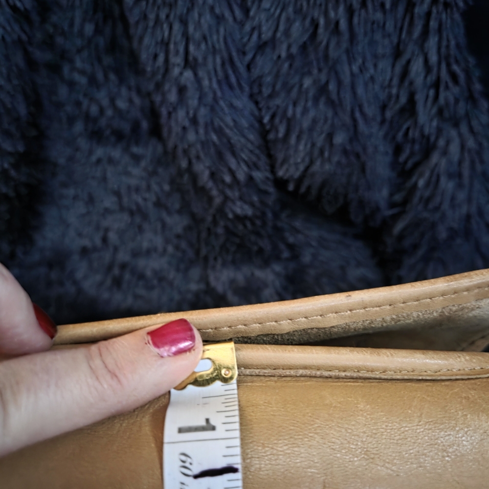 Hunt Club Genuine Leather Tan Crossbody Bag Vintage Turn Lock Purse - Picture 16 of 17